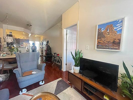 4th image of 851 Flatbush Ave #2