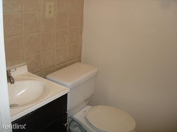 2123 W.FAYETTE HALF.BA