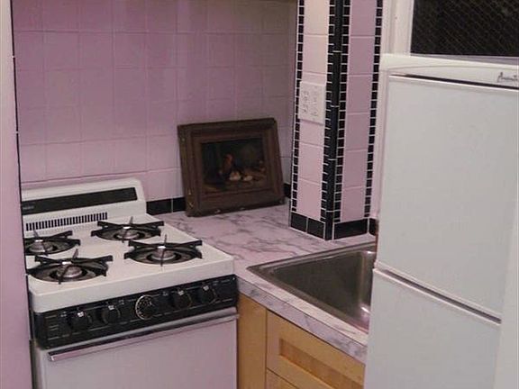 3rd image of 163 W 4th St APT 2F