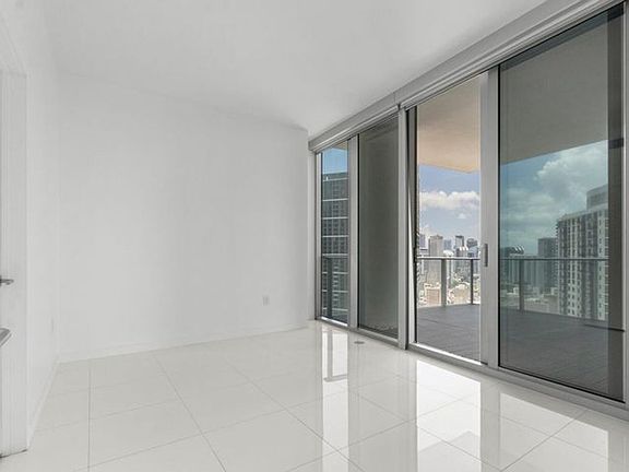 4th image of 851 NE 1st Ave Unit 3512