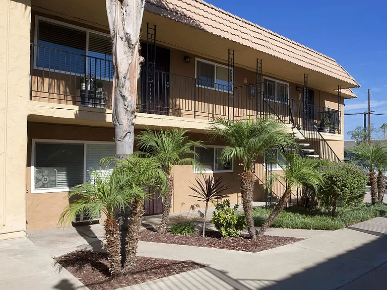 Mapleview Apartment Homes — Photo 17