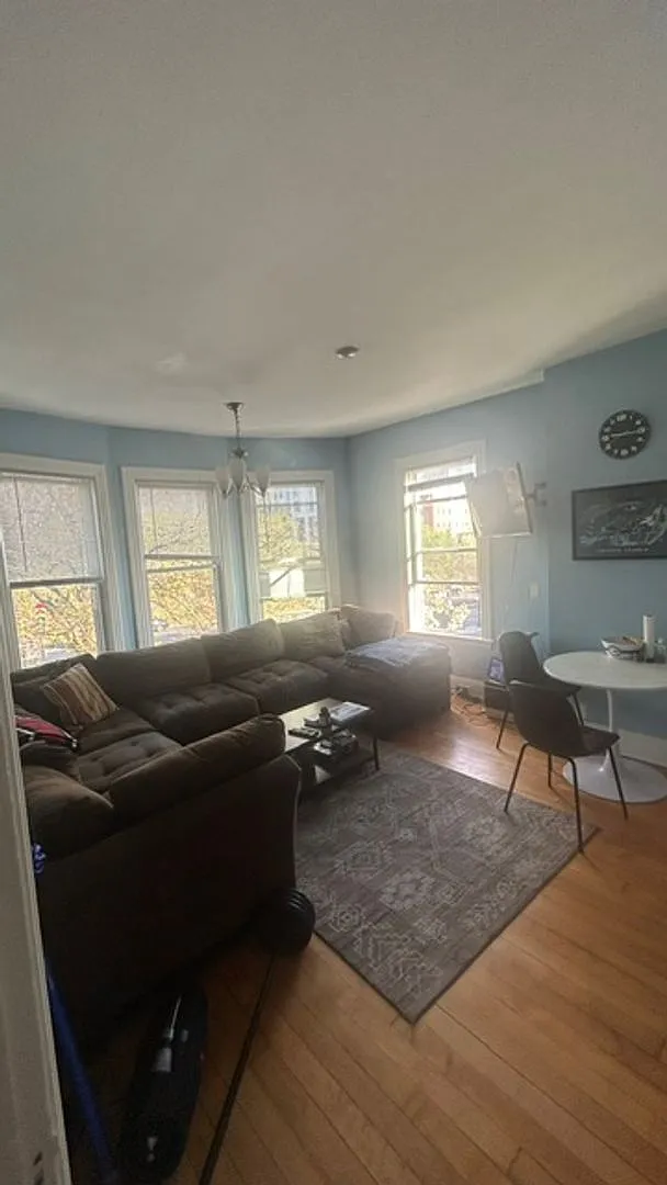 Awesome 4 bed 2 bath in Brighton..... — Photo 4