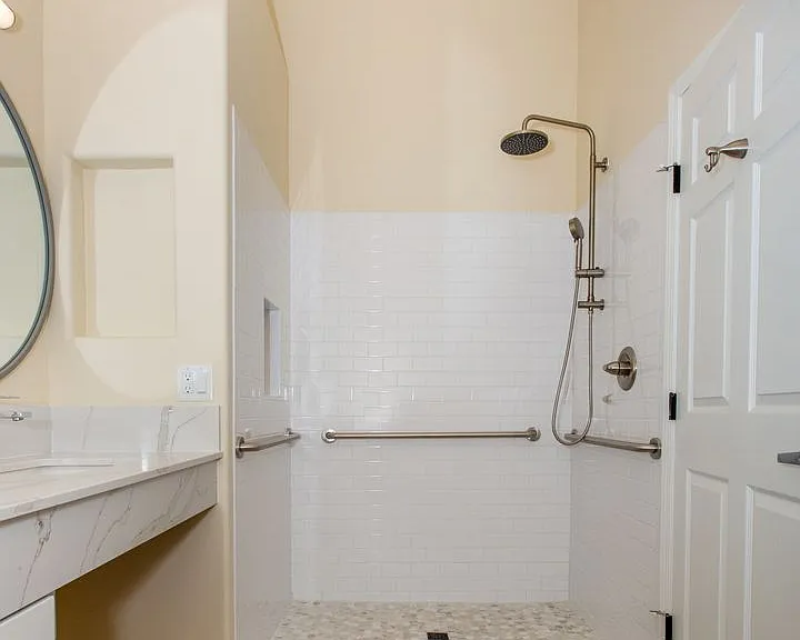 1117 E Gurley St — Photo 6