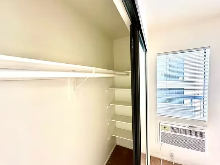 Wilcox Apartments — Photo 3