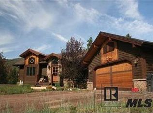 32440 Ute Trl, Oak Creek, CO 80467