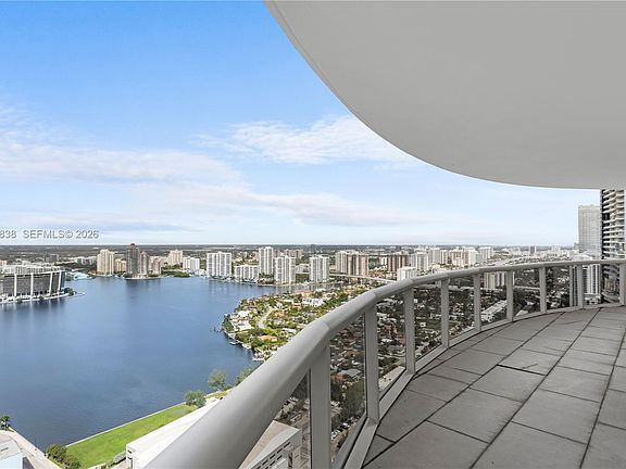 5th image of 18201 Collins Ave #5301