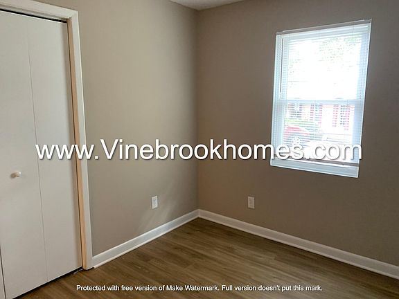 3rd image of 552 Gary Glen Dr