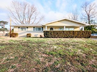 7661 Sunset Dr, Hazelwood, MO 63042