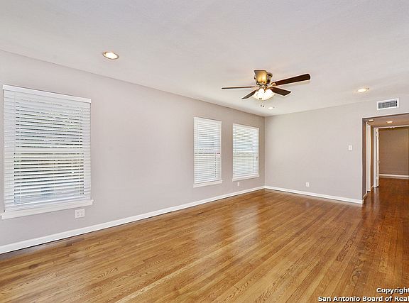 4th image of 1024 W Woodlawn Ave APT 4