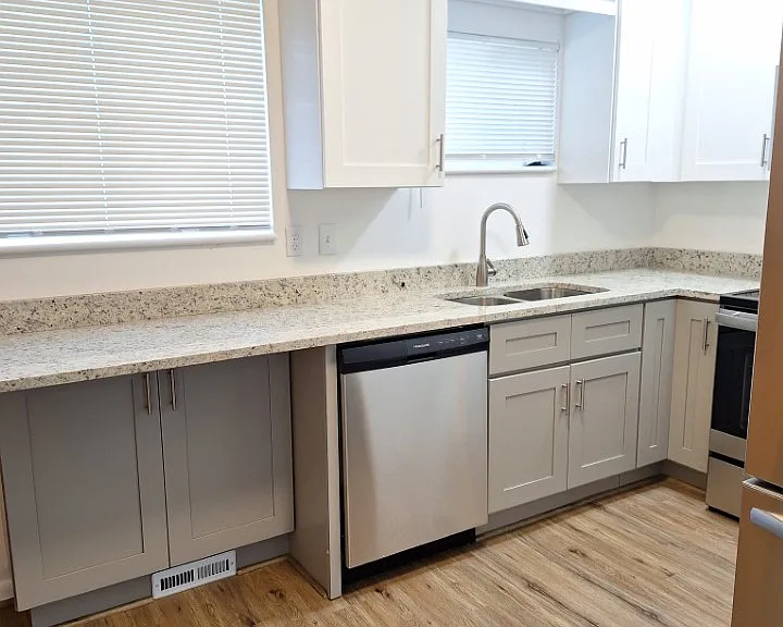307 W Utah Ave — Photo 2