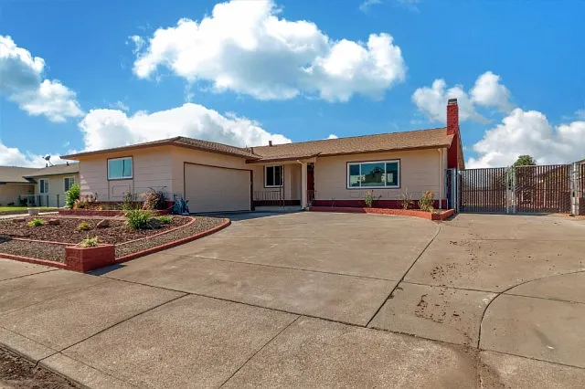 415 Covellite Ln photo 1