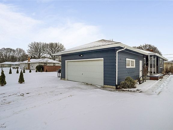 2nd image of 1810 Sequoya Dr
