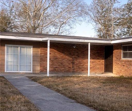 3rd image of 3901 Riviera Dr