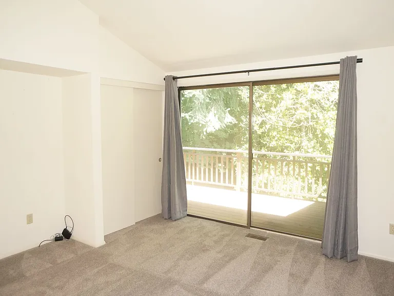 1440 SW Upland Dr — Photo 17