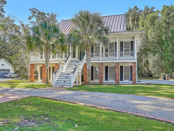 front view of house 
1/2 circle driveway