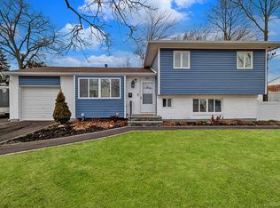 312 W 20th Street, Deer Park, NY 11729