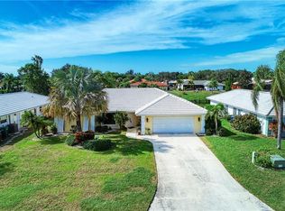 90 Windsor Dr, Englewood, FL 34223