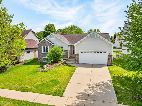 9423 White Fox Ln, Middleton, WI 53562