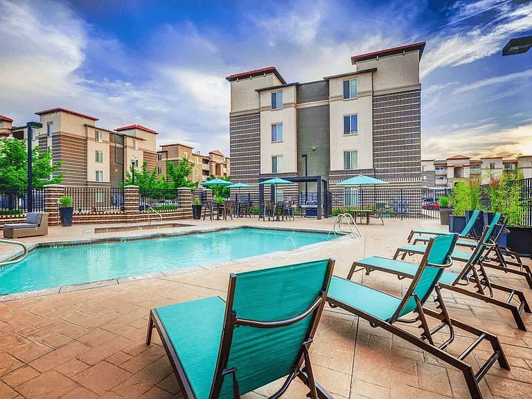 Avida Apartments — Photo 6