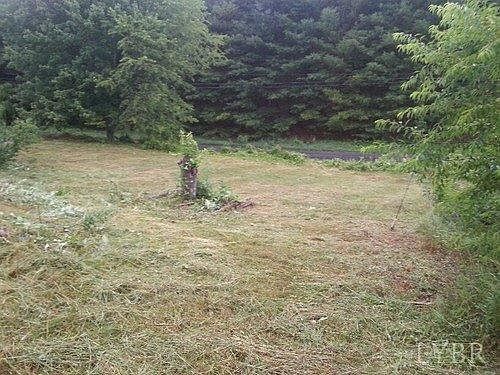 2nd image of 827 Saint Peters Rd