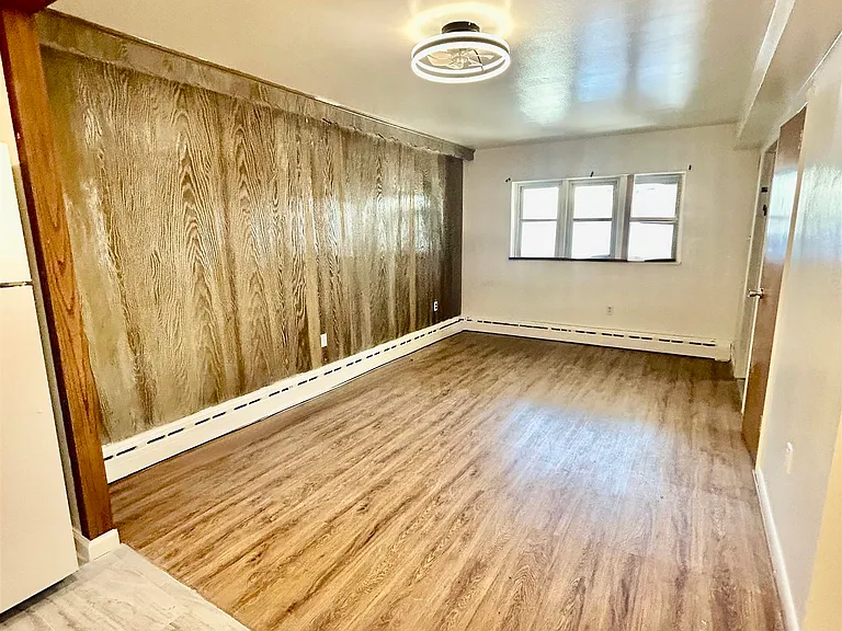 330 Sip Ave #1 — Photo 11