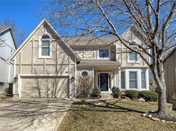 7249 Widmer Rd, Shawnee, KS 66216