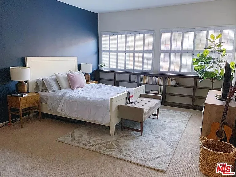 5139 Balboa Blvd #204 — Photo 10
