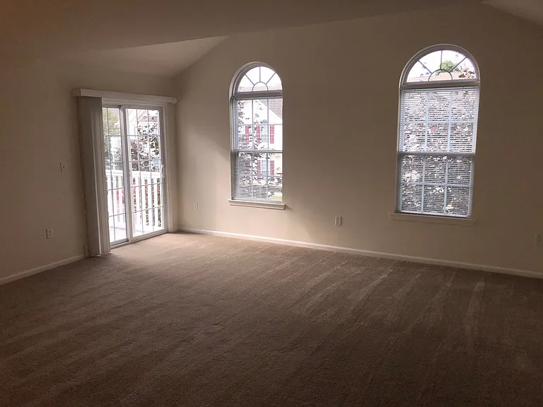 The Apartments At Weatherby — Photo 13