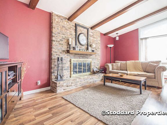 2nd image of 863 N Kentview Dr NE