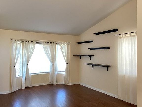 3rd image of 37228 Waterman Ave