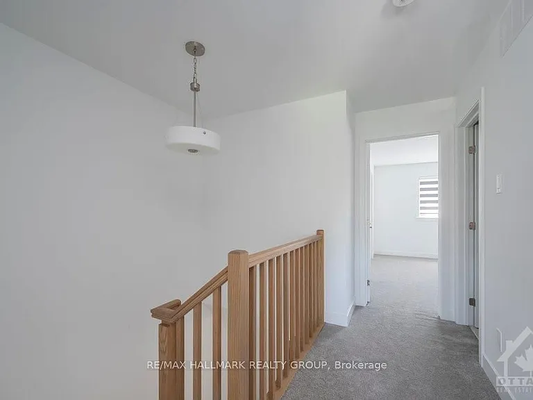 47 Moosonee Cres — Photo 16