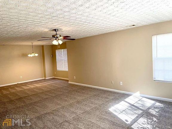 5th image of 1360 Regal Heights Dr