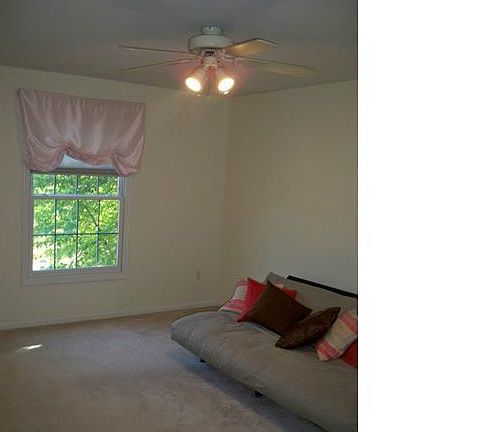 5th image of 1900 Bloomfield Oaks Dr