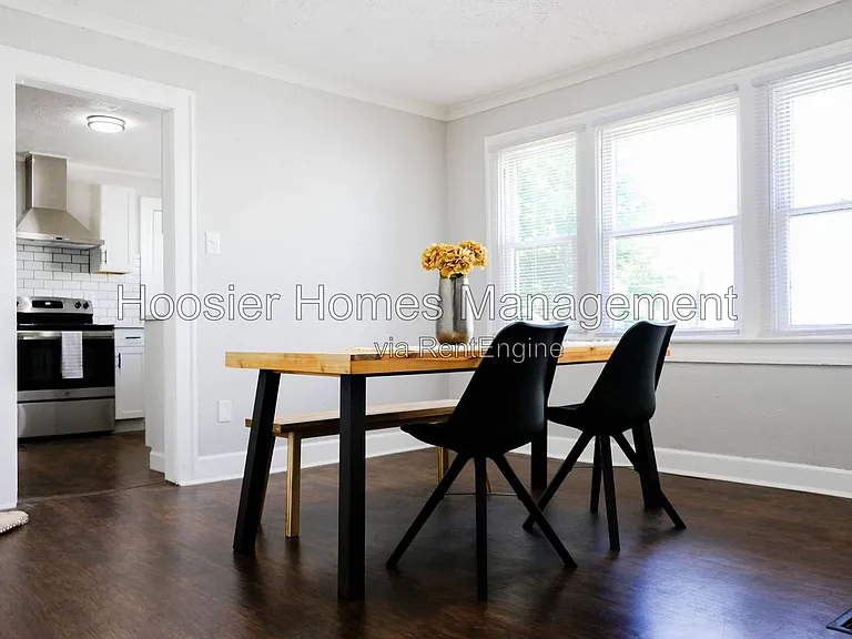 2035 E 43rd St — Photo 11