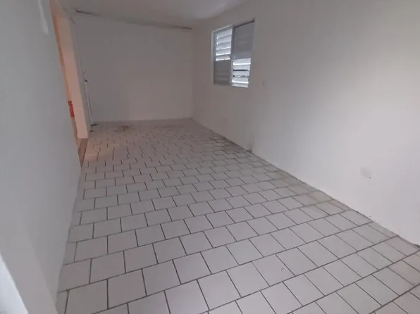 Urb Vistamar D 95 Calle Andalucia Unit 4, Carolina, PR 00983