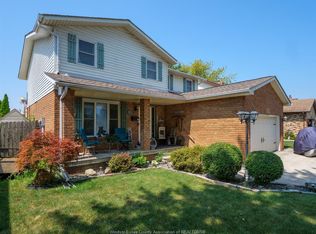 12033 Saint Thomas Cres, Tecumseh, ON N8N3V6