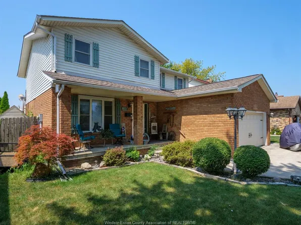 12033 Saint Thomas Cres, Tecumseh, ON N8N 3V6