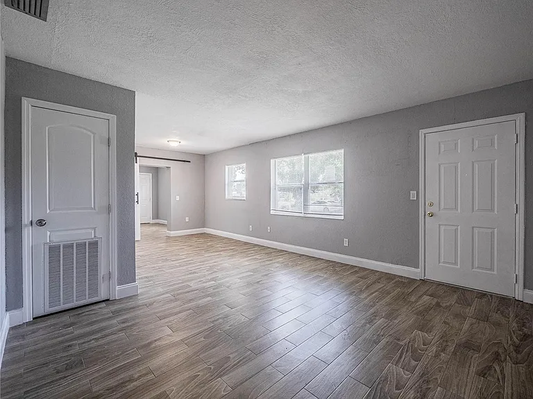 2414 Avenue A Ter NW — Photo 4