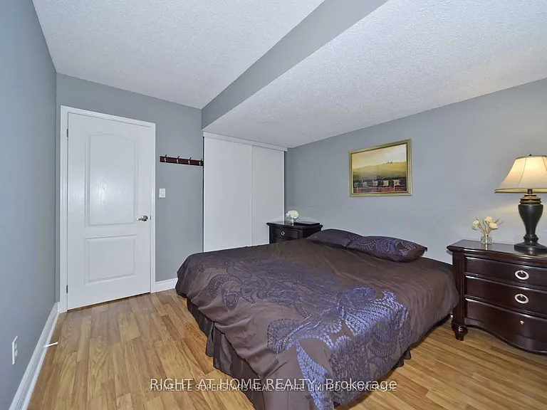 1434 Largo Cres — Photo 21