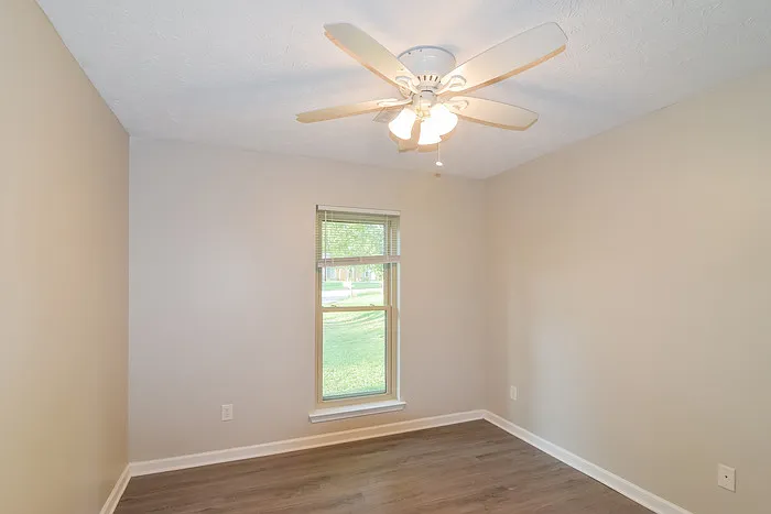 175 Honeysuckle Ct — Photo 9