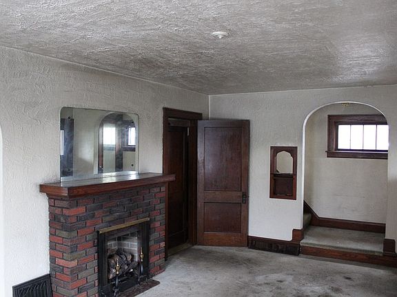 4th image of 14 Hiland Ave