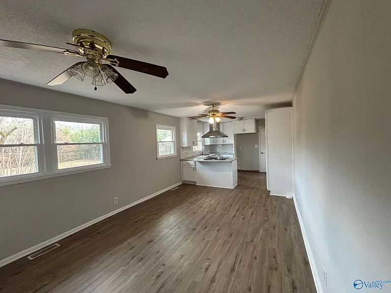 11209 Maplecrest Dr SE — Photo 8