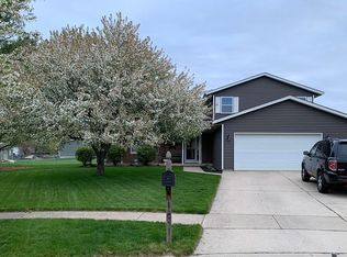 1201 Vista View Ct, Mahomet, IL