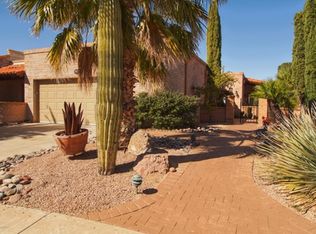 724 W Desert Hills Dr, Green Valley, AZ 85622