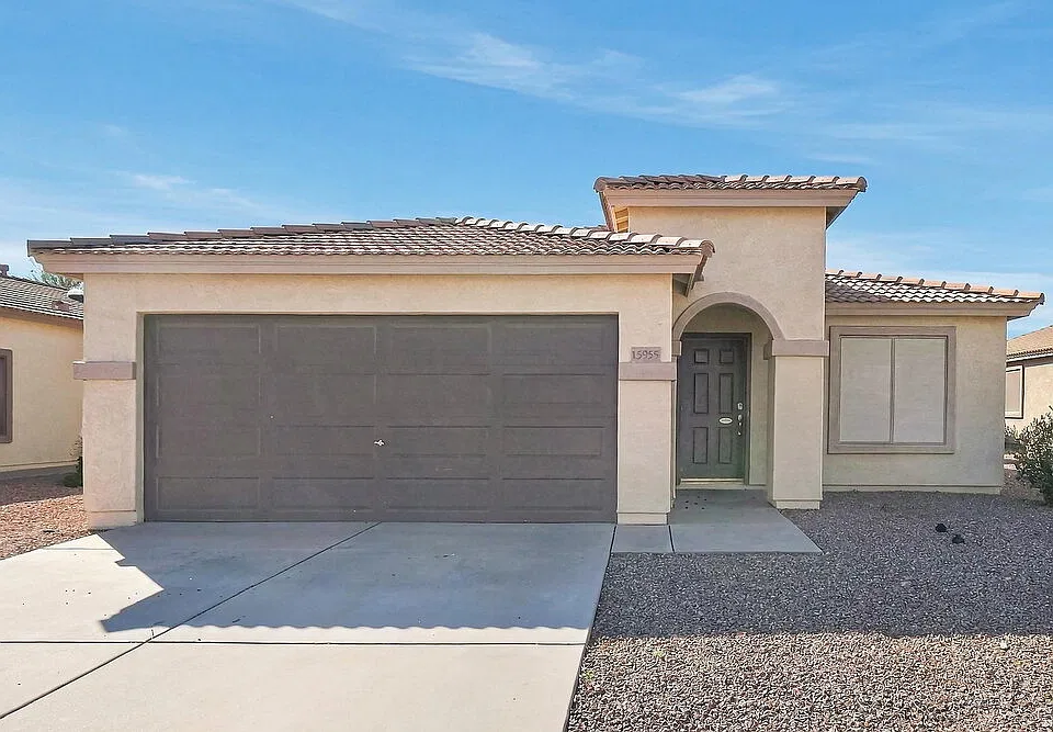 15955 W Winchcomb Dr