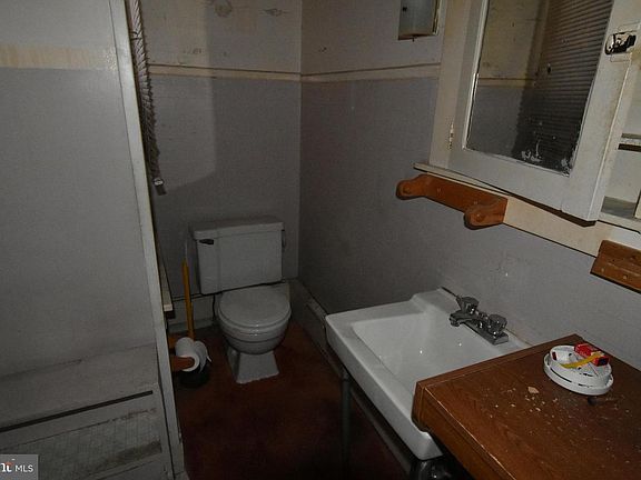 5th image of 331 W Spruce St