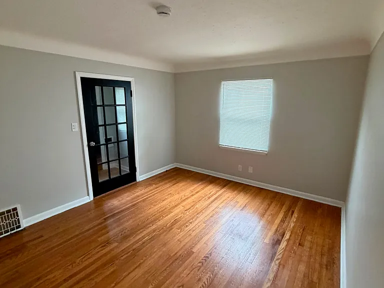 21570 Priday Ave — Photo 2