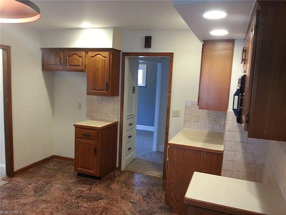 5th image of 10003 Parkview Ave