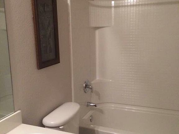 4th image of 2441 Clairborne Dr