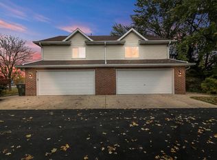 1410 S River Rd #1414, New Berlin, WI 53151